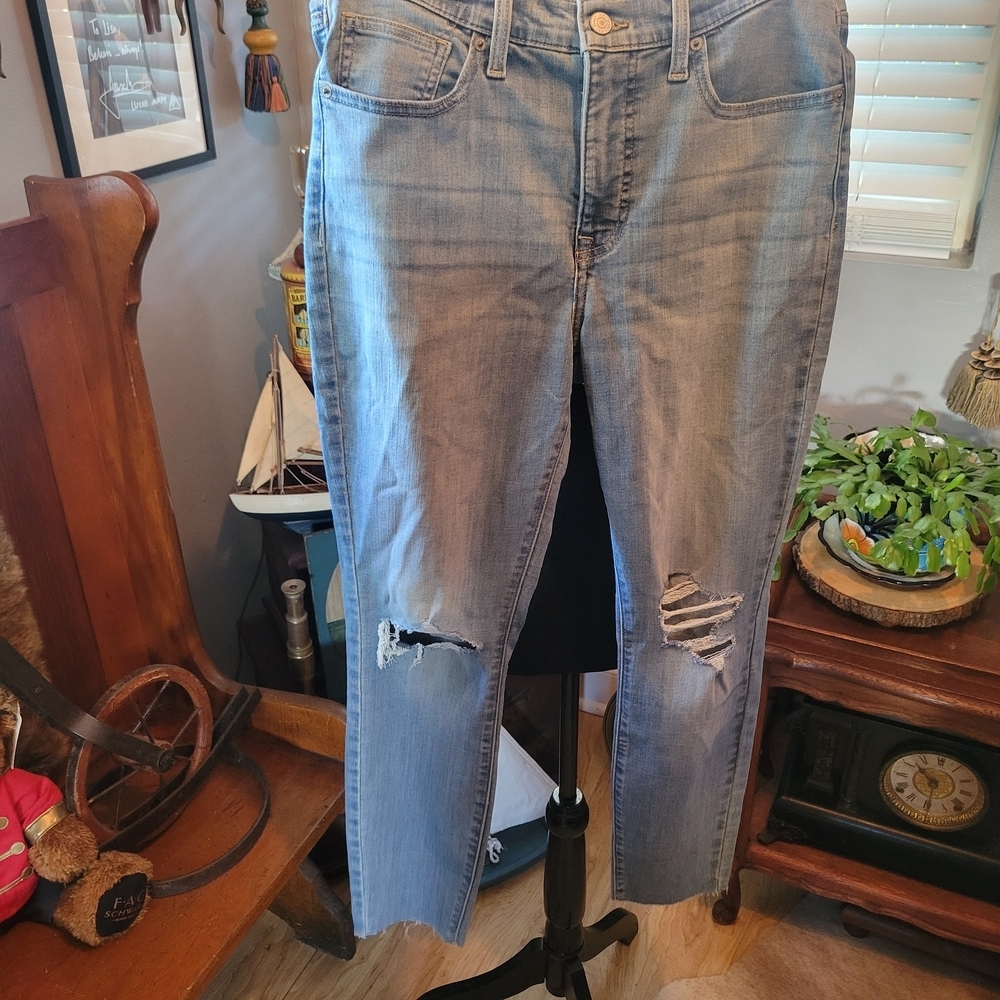 Lucky Brand Medium Blue Ripped Straight Leg Jeans New
